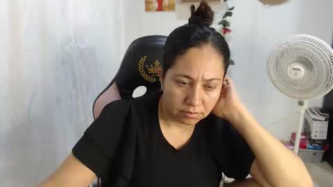 emiliany layla perez online show from September 15, 3:04 am