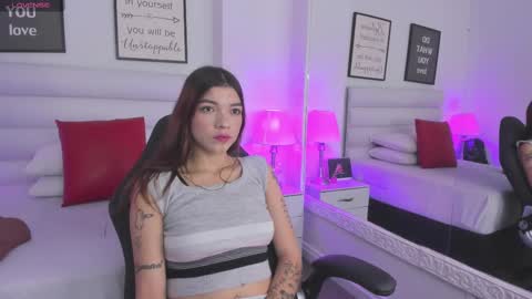 emilie_cifuentes online show from March 12, 11:09 am