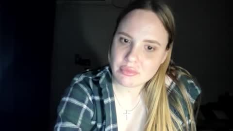 Emilli online show from March 5, 8:44 pm