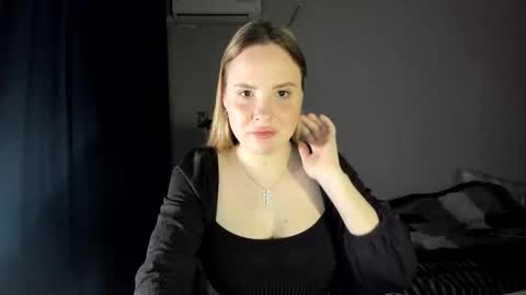 Emilli online show from March 1, 6:43 pm