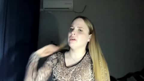 Emilli online show from March 6, 6:05 pm