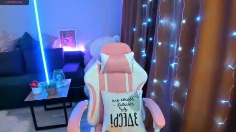 Emiliya online show from December 15, 2:28 am