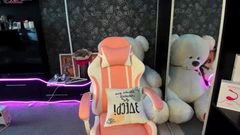 Emiliya online show from September 21, 7:07 am