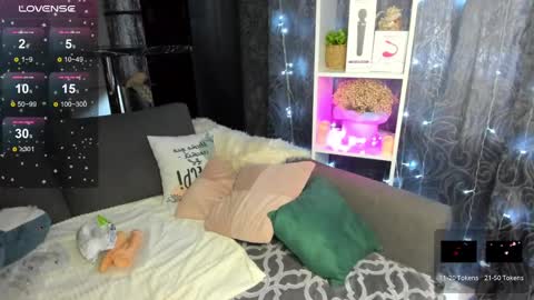 Snapshot of emiliyaqueen chatting on February 1, 8:50 am Emiliya online show from February 1, 8:50 am
