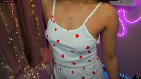 Snapshot of emiliyaqueen chatting on March 12, 2:41 am Emiliya online show from March 12, 2:41 am