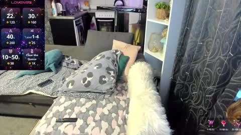 Snapshot of emiliyaqueen chatting on February 14, 2:07 am Emiliya online show from February 14, 2:07 am