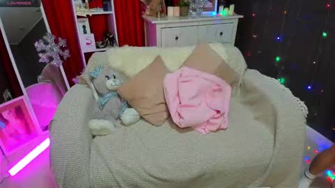Snapshot of emiliyaqueen chatting on January 13, 4:50 am Emiliya online show from January 13, 4:50 am