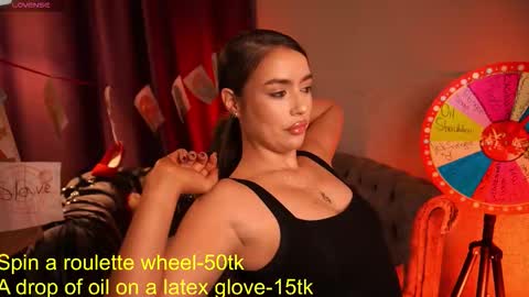 Snapshot of emiliyaroude chatting on September 25, 12:48 pm Emiliya online show from September 25, 12:48 pm