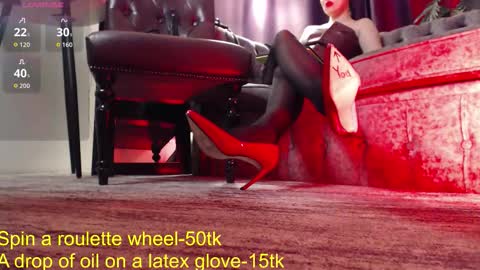 Snapshot of emiliyaroude chatting on September 30, 1:28 pm Emiliya online show from September 30, 1:28 pm