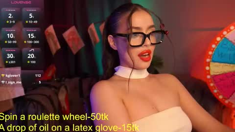 Snapshot of emiliyaroude chatting on September 20, 1:42 pm Emiliya online show from September 20, 1:42 pm