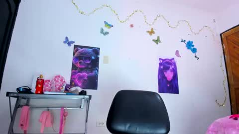 emily online show from February 15, 12:33 pm