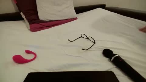 Emily online show from October 17, 6:33 pm