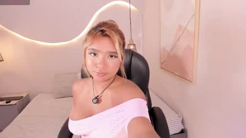 emilly_mell online show from May 29, 12:14 pm