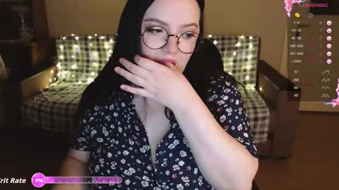 Snapshot of emillybones chatting on November 1, 5:50 pm Emily online show from November 1, 5:50 pm