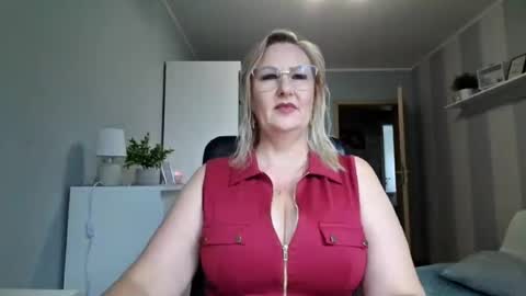 EmillyLove online show from July 27, 6:21 am
