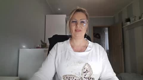 EmillyLove online show from March 2, 10:33 am