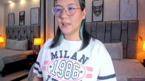 Emily online show from December 21, 3:47 am