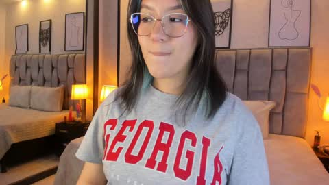 Emily online show from December 4, 3:15 am