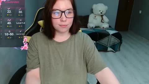 Emily 3 online show from November 4, 5:07 pm