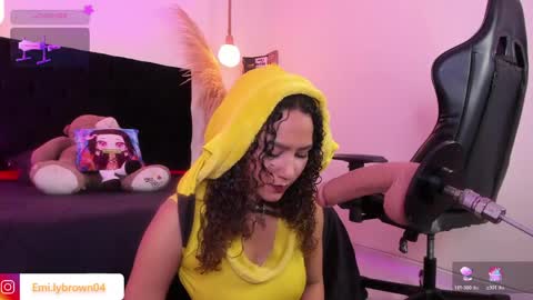 emily_brown04 online show from April 17, 12:40 pm
