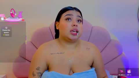 Snapshot of emily_cooper20_ chatting on September 23, 2:43 am Emily online show from September 23, 2:43 am