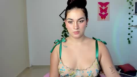 Emily  online show from December 5, 4:23 pm