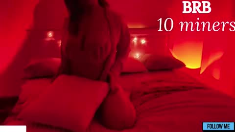 Snapshot of emily_gin chatting on February 27, 2:32 am EMILY online show from February 27, 2:32 am