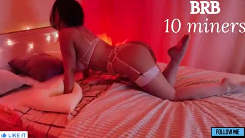 Snapshot of emily_gin chatting on September 9, 2:11 am EMILY online show from September 9, 2:11 am