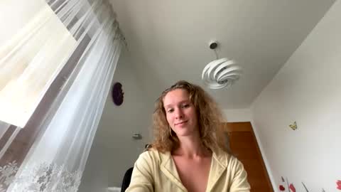 Emily  online show from October 3, 10:42 am