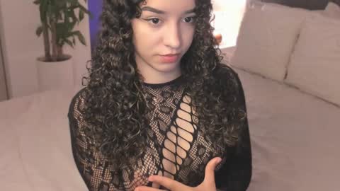 Juliana online show from December 2, 10:43 pm