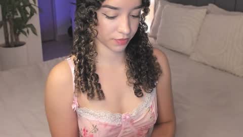 Juliana online show from December 3, 11:35 pm