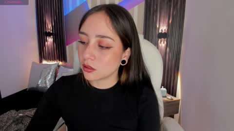 Snapshot of emily_layton chatting on February 11, 2:46 pm Emily online show from February 11, 2:46 pm