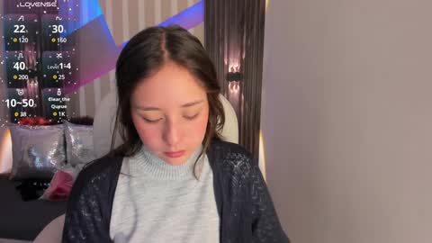 Snapshot of emily_layton chatting on December 16, 3:43 pm Emily online show from December 16, 3:43 pm