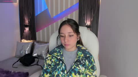 Snapshot of emily_layton chatting on January 28, 2:42 pm Emily online show from January 28, 2:42 pm