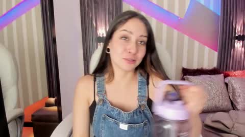 Snapshot of emily_layton chatting on September 16, 3:09 pm Emily online show from September 16, 3:09 pm