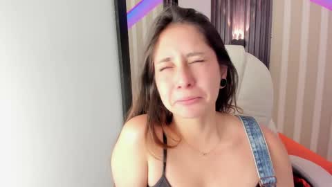 Snapshot of emily_layton chatting on September 13, 4:26 pm Emily online show from September 13, 4:26 pm