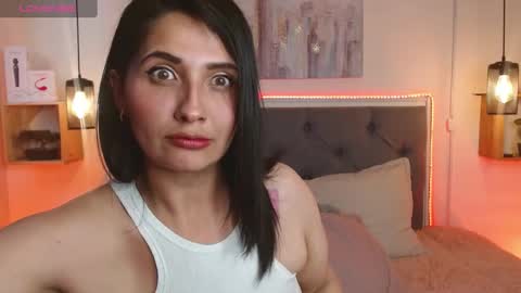 Snapshot of emily_leinn chatting on February 17, 3:00 pm E M I L Y online show from February 17, 3:00 pm