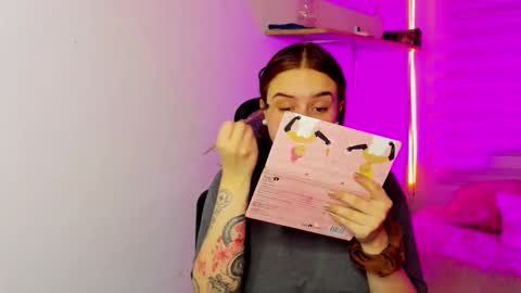 emily_lindey online show from December 23, 3:32 am