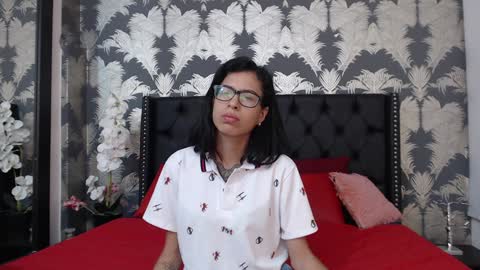 Emily online show from January 22, 4:44 pm