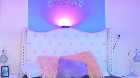 Snapshot of emily_loperaa chatting on October 3, 2:05 am Emily online show from October 3, 2:05 am