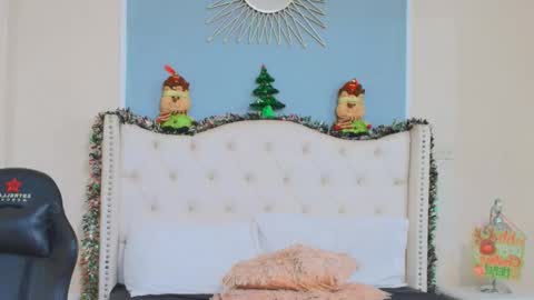 Emily online show from November 30, 3:32 am