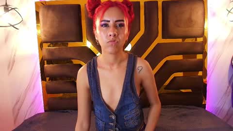     online show from March 11, 11:33 am