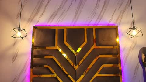     online show from March 8, 11:24 am