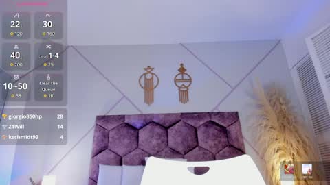 emily_nova_ online show from June 3, 2:33 pm
