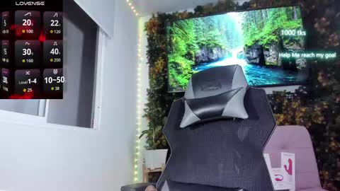 emily_palmeer online show from June 1, 9:22 am