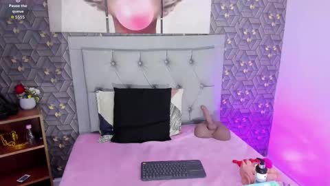 Emily online show from November 7, 5:35 am