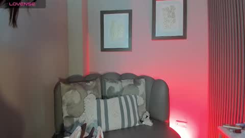 Snapshot of emily_roberts1 chatting on September 30, 1:28 pm Emily  online show from September 30, 1:28 pm