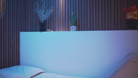 Emily online show from April 10, 11:27 am