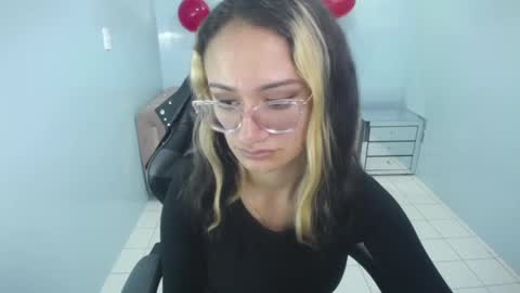 Emily online show from February 17, 6:39 pm