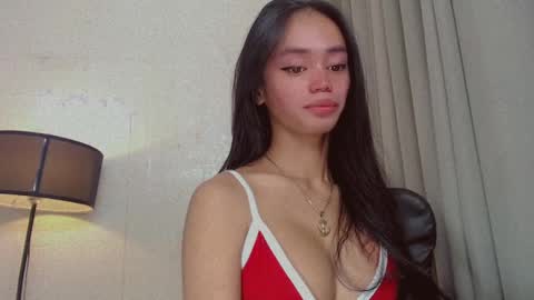 Snapshot of emily_sexyslut chatting on February 21, 5:13 am emily_sexyslut online show from February 21, 5:13 am